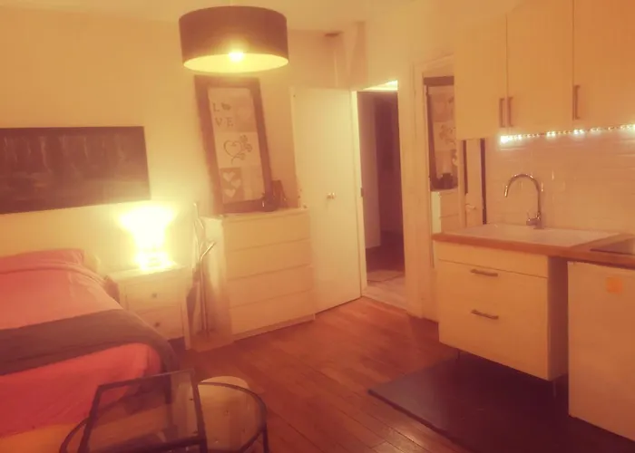 Studio Neuilly Paris La Defense